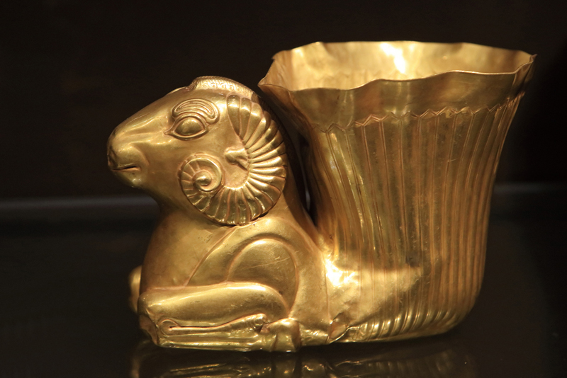 Rhyton