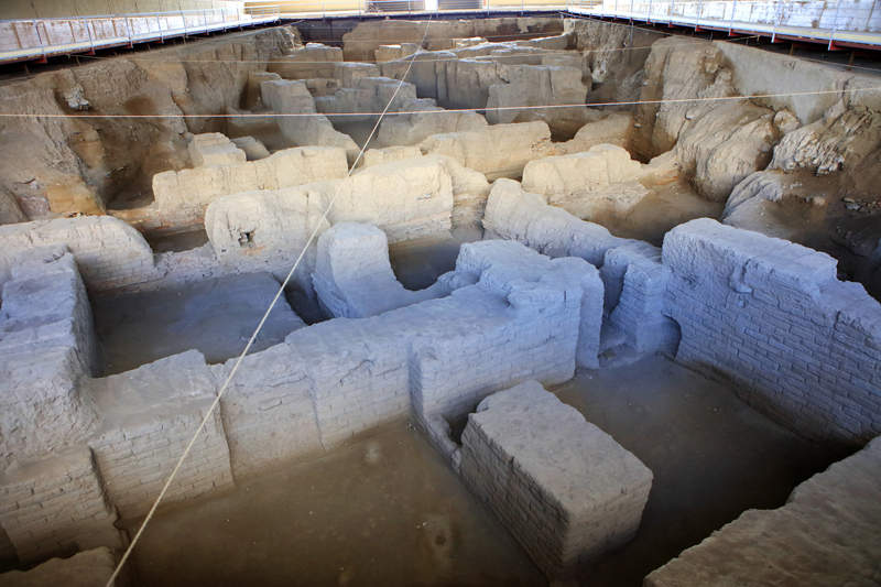 Ecbatana_Palace